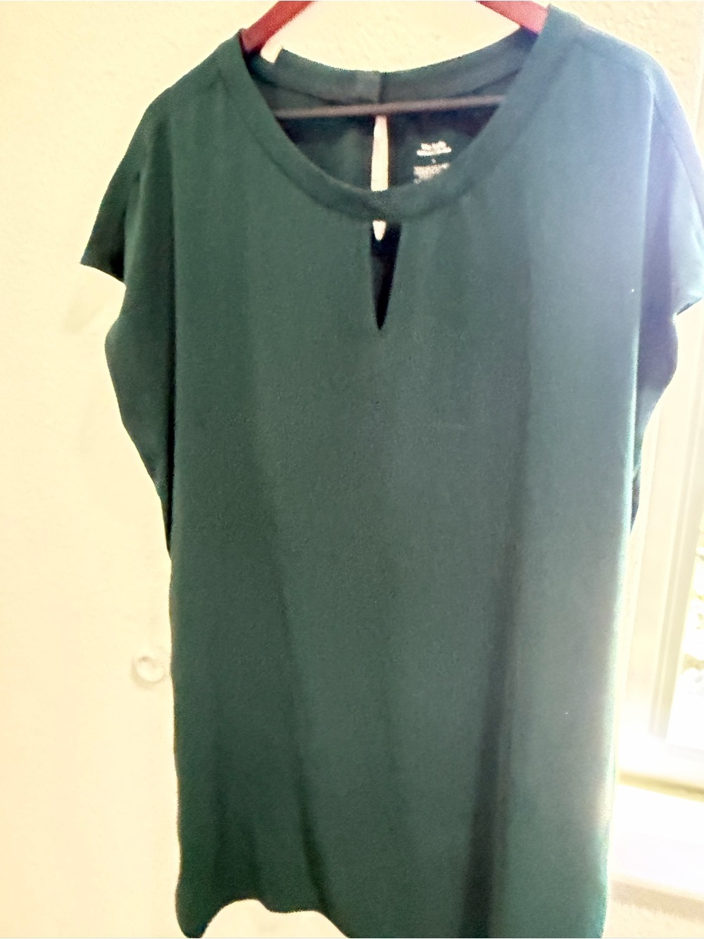Andie Dark Green Cap-Sleeve Tunic with Front Keyhole from Elizabeth and Clarke